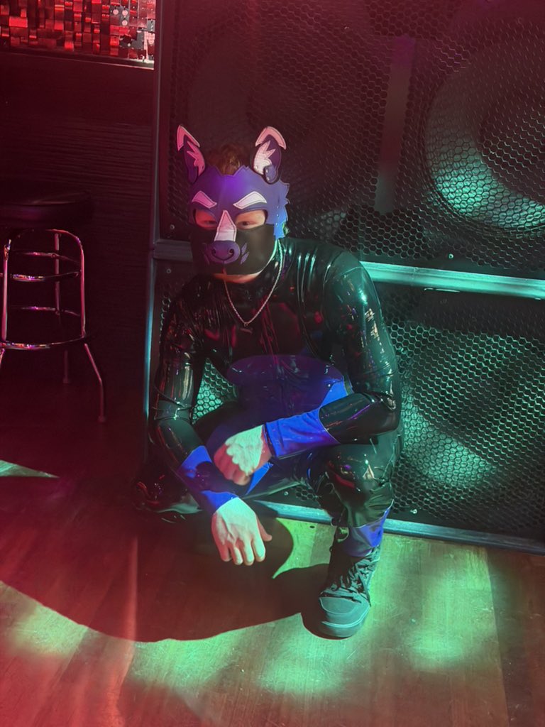 Pup_Vanquish's tweet photo. Just posted up in front of da funktion ones https://t.co/z4ujEH9e1Q