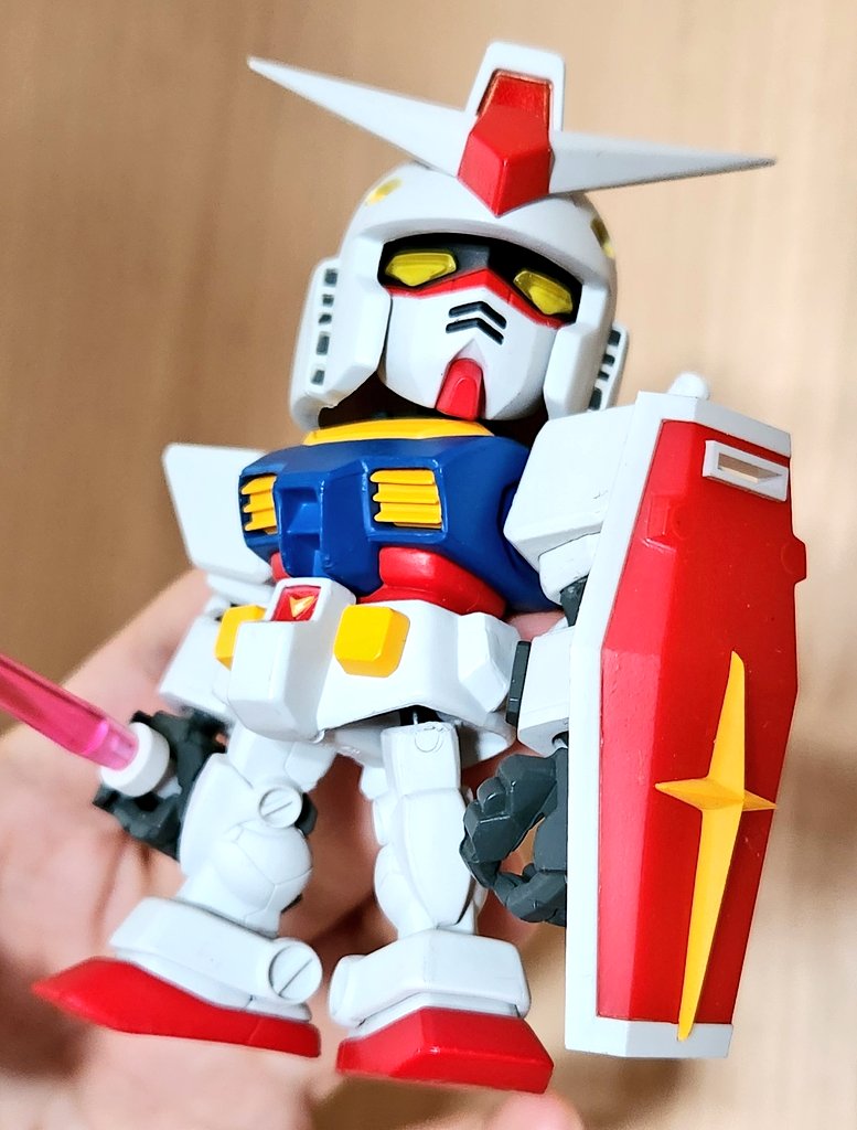 ガンチャン様 かわいい！！ このカラーって、子供は好きだけど、たぶん、敵からも丸