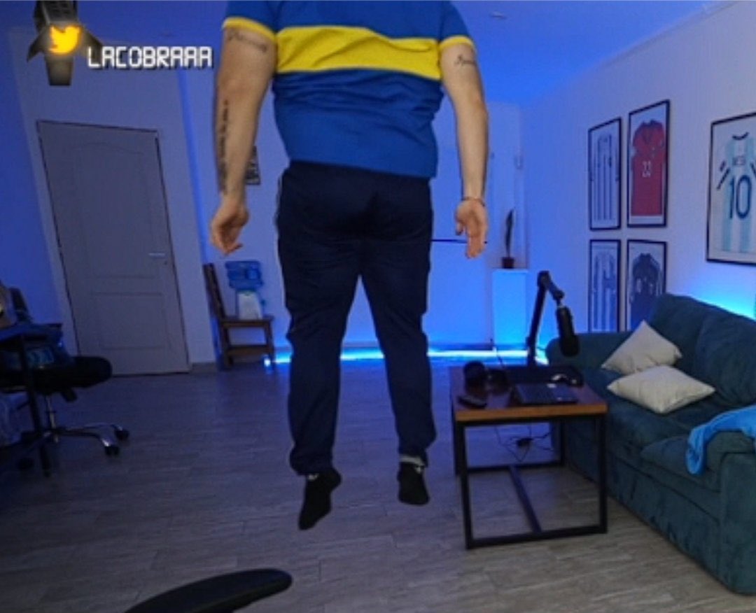LACOBRAAA Out of Context tweet media