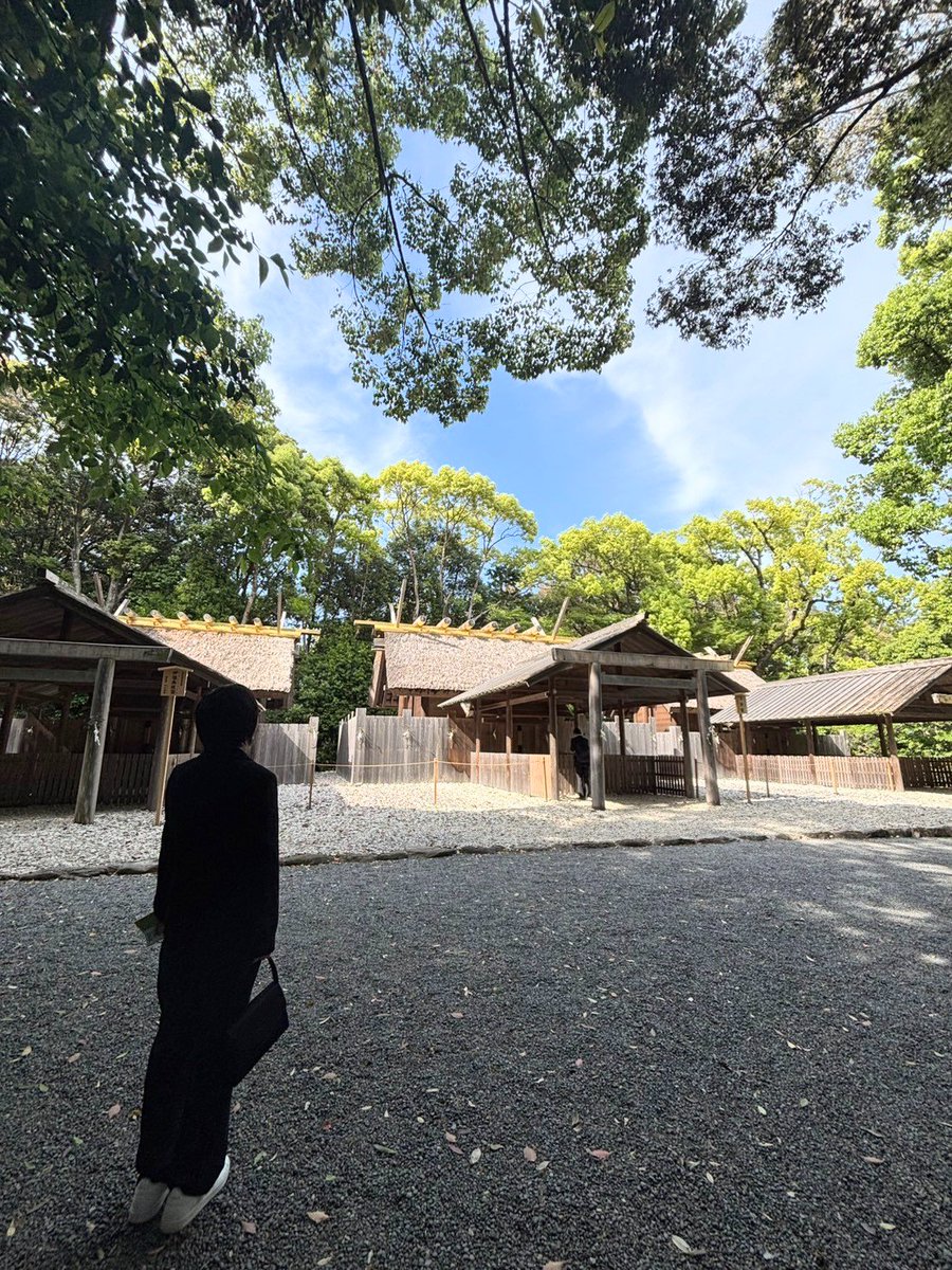 hokari417's tweet photo. 神様の御用人に出逢ってから

ずっと再訪したかった伊勢神宮。
　
外宮、内宮、月読宮。
　
天照大御神様と月読尊様との対面は、言葉に代えがたい時間でした。
　
心から、ありがとうございます。

次は出雲大社に会いに行きたいな⛩️ https://t.co/L3fITIcFmR
