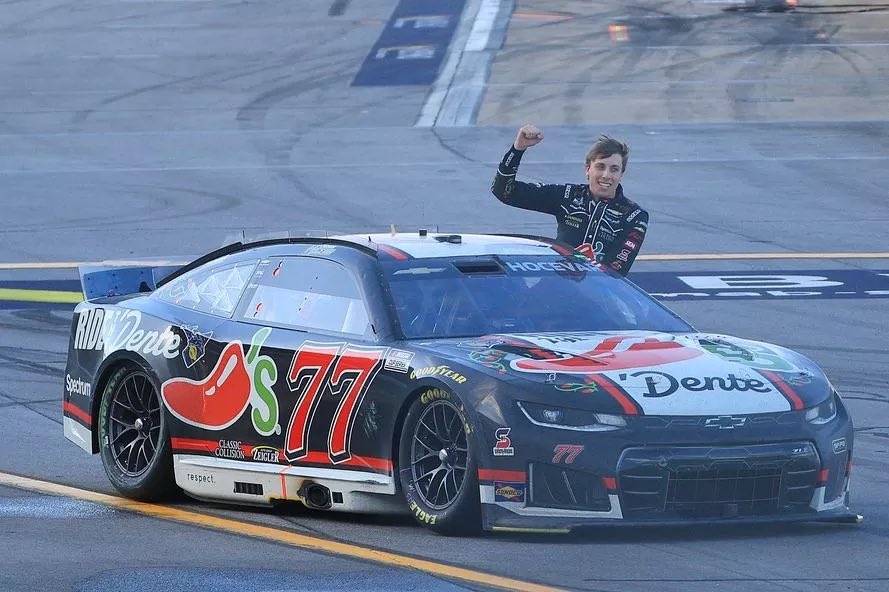 ScottStaten8's tweet photo. I’m officially a @CarsonHocevar fan now. My allegiance has moved from @keselowski. Love ya Brad but Carson has won me over with his entire brand these days. #hurricanehocevar https://t.co/z1w2JA9Y9P