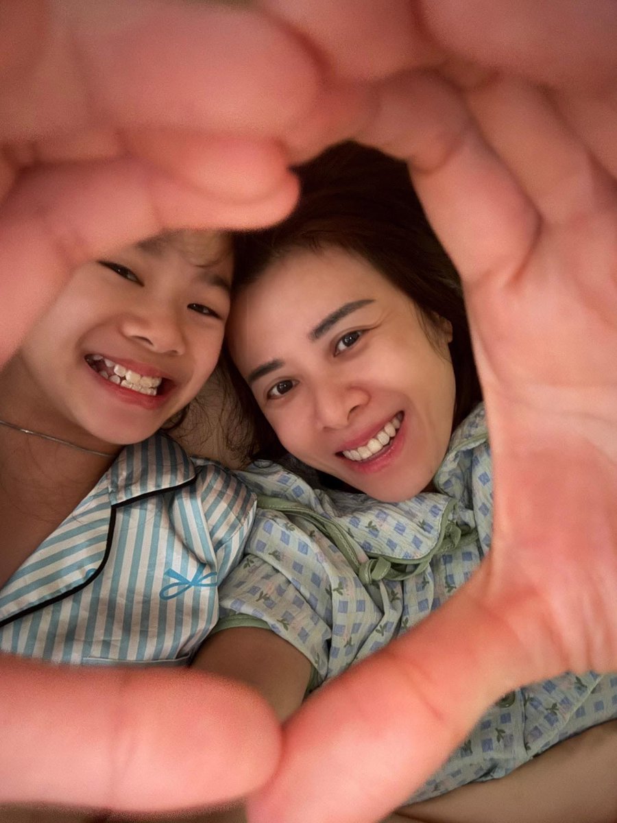 JaniferQueen's tweet photo. Happy Mother’s Day ❤️

Motherhood with Vinny is filled with laughter, silly moments, cuddles, matching pajamas, and endless love. Being her mommy is my favourite role in life with fun, chaotic, beautiful, and deeply meaningful all at once. 

#MotherDaughter https://t.co/ymU80EeTNY
