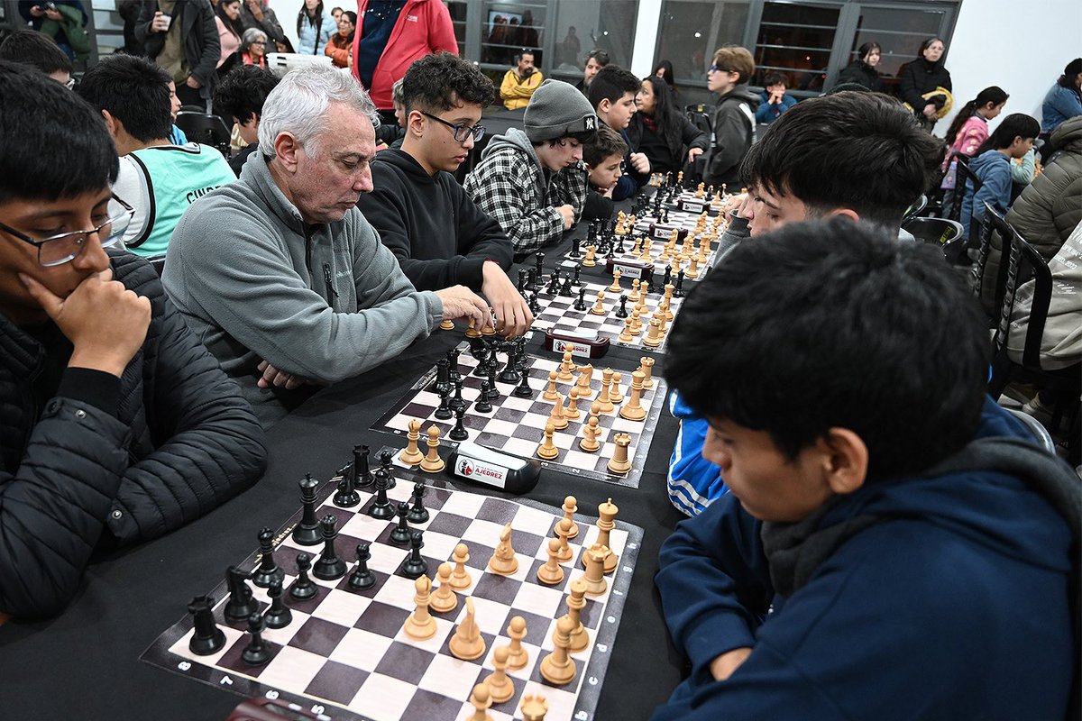 ZamoraJulio's tweet photo. En el Centro Universitario Tigre, participé del Torneo Apertura 2026 de la Escuela Municipal de Ajedrez junto a más de un centenar de vecinos. ¡Felicitaciones a todos!

#TigreEsMiVida https://t.co/kvZL6RVCGS