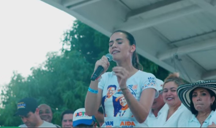 Esta será la primera presidenta de colombia. 
<a href="/MafeCarrascal/">Mafe Carrascal Rojas</a>  una joven valiente, defensora del pueblo.
Desde la plaza Alfonzo López de Valledupar.
