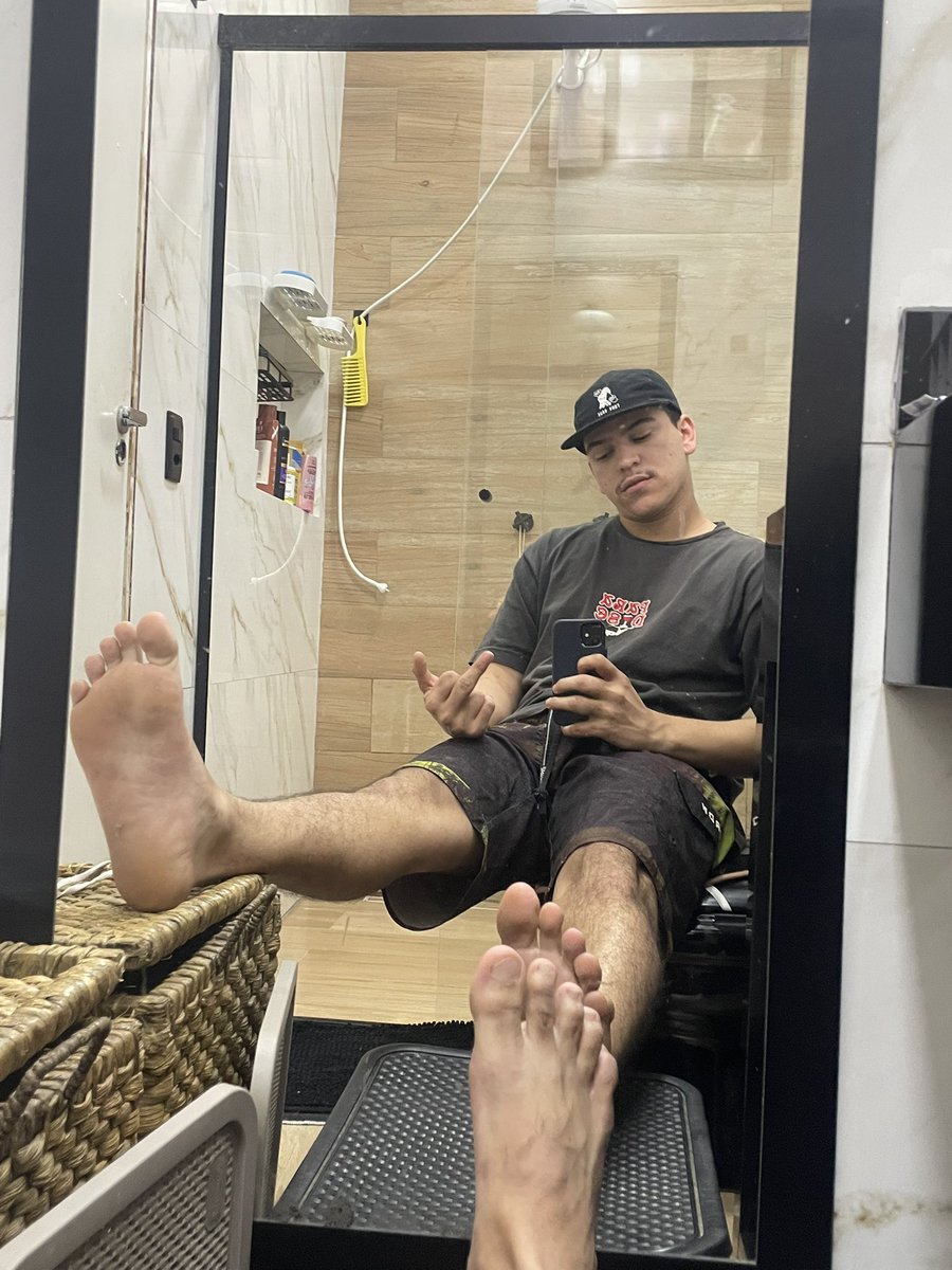 FindomYan's tweet photo. Qual sub otaria vai vir perder pra mim hoje?

#findomm #findom #alphafoot #alphamale #footfetısh #feetmale #cashmaster https://t.co/Bt1TrOrCsp