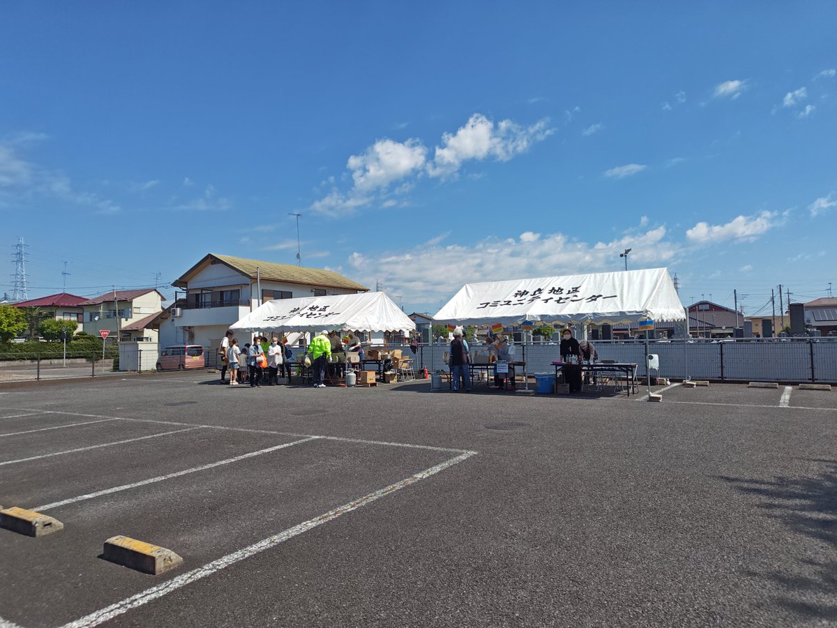 3jo_cc's tweet photo. いつも亀城祭（仮）のチラシを置いていただいている土浦市の神立コミュニティセンターで、催しがあるので来てみました。
模擬店もあって、楽しげです！ https://t.co/TxjP6KS0G2