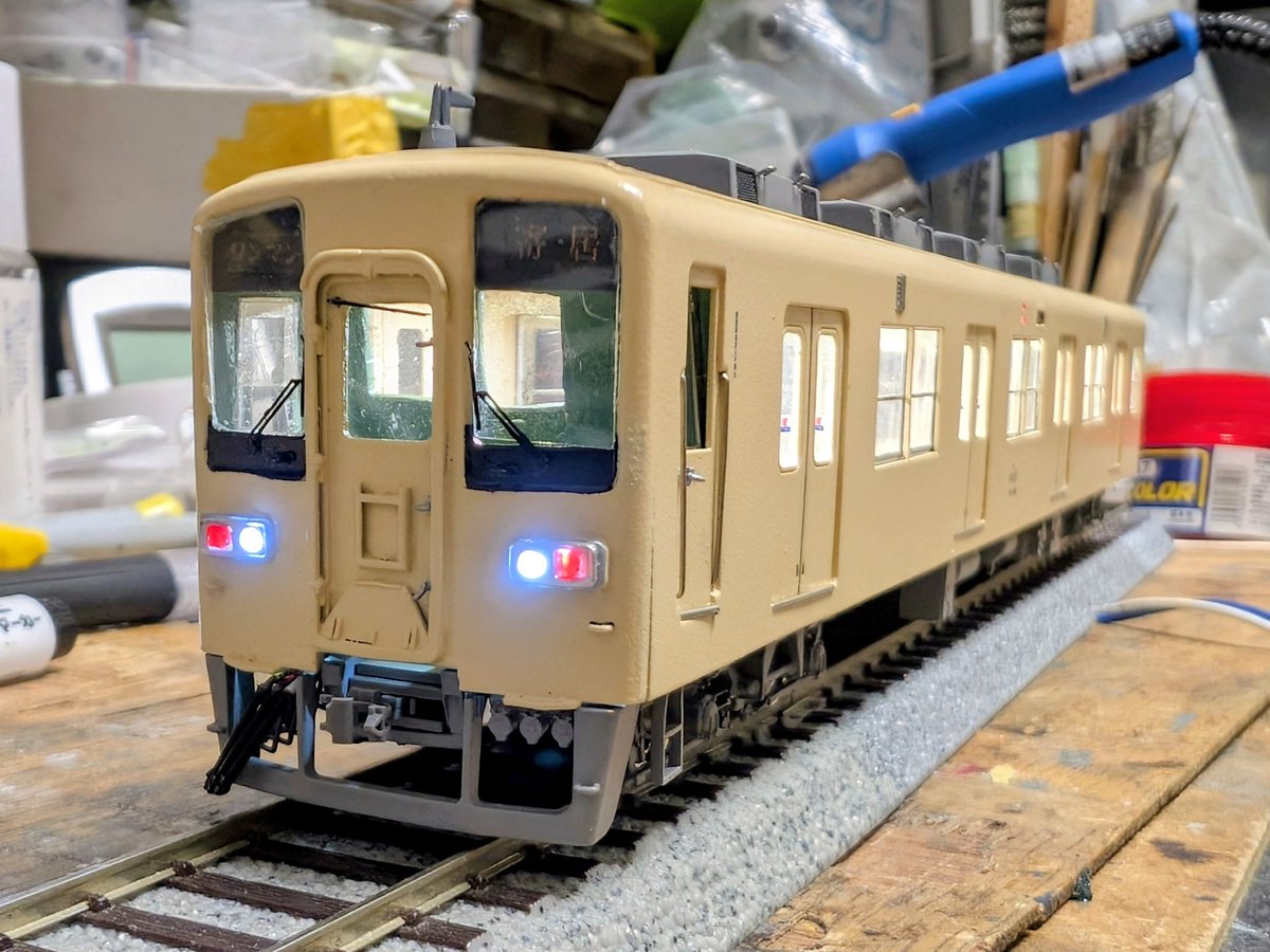 ikoma7000's tweet photo. 光った！
しかし光漏れしてて、まるで入れ替え灯がついている感がある。
直そう……
 #81111F https://t.co/rIFZxmJklC