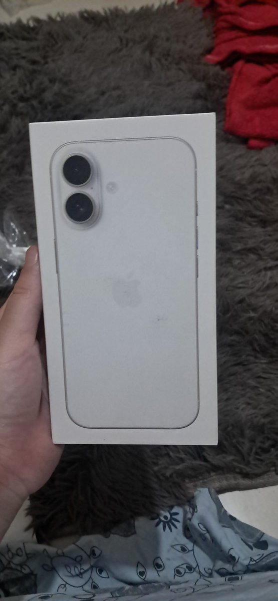 delusiollet's tweet photo. SUCCESS STORIES!!!!!!!! depois de anos e anos, eu finalmente aprendi a assumir e as coisas REALMENTE ACONTECEM! conquistei meu tão sonhado iphone tô em choque https://t.co/wOKVnhlDCG