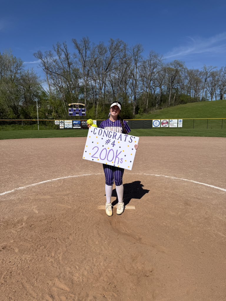 oconsoftball's tweet photo. Miss Kelsey Yambor has reached 200 K’s &amp; COUNTING 🥳👏🏼👏🏼
We are so proud of you 💪🏼 https://t.co/I57EdshvDi