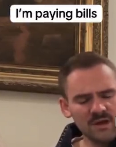 LoganGaval's tweet photo. Mfw I’m paying bills https://t.co/XdPYBKg86e