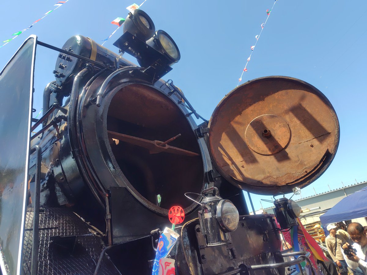 中津川市D51会です。
本日、愛知県豊田市にある
石川昭氏所有のD51 1149号機の見学会へ参りました。
中日新聞が報じたお陰で大勢の見学者や多数メディアが訪れていました。
復元修理も大詰めです。
日本の文化遺産として後世まで遺していく事が期待されます。
#D51
#蒸気機関車