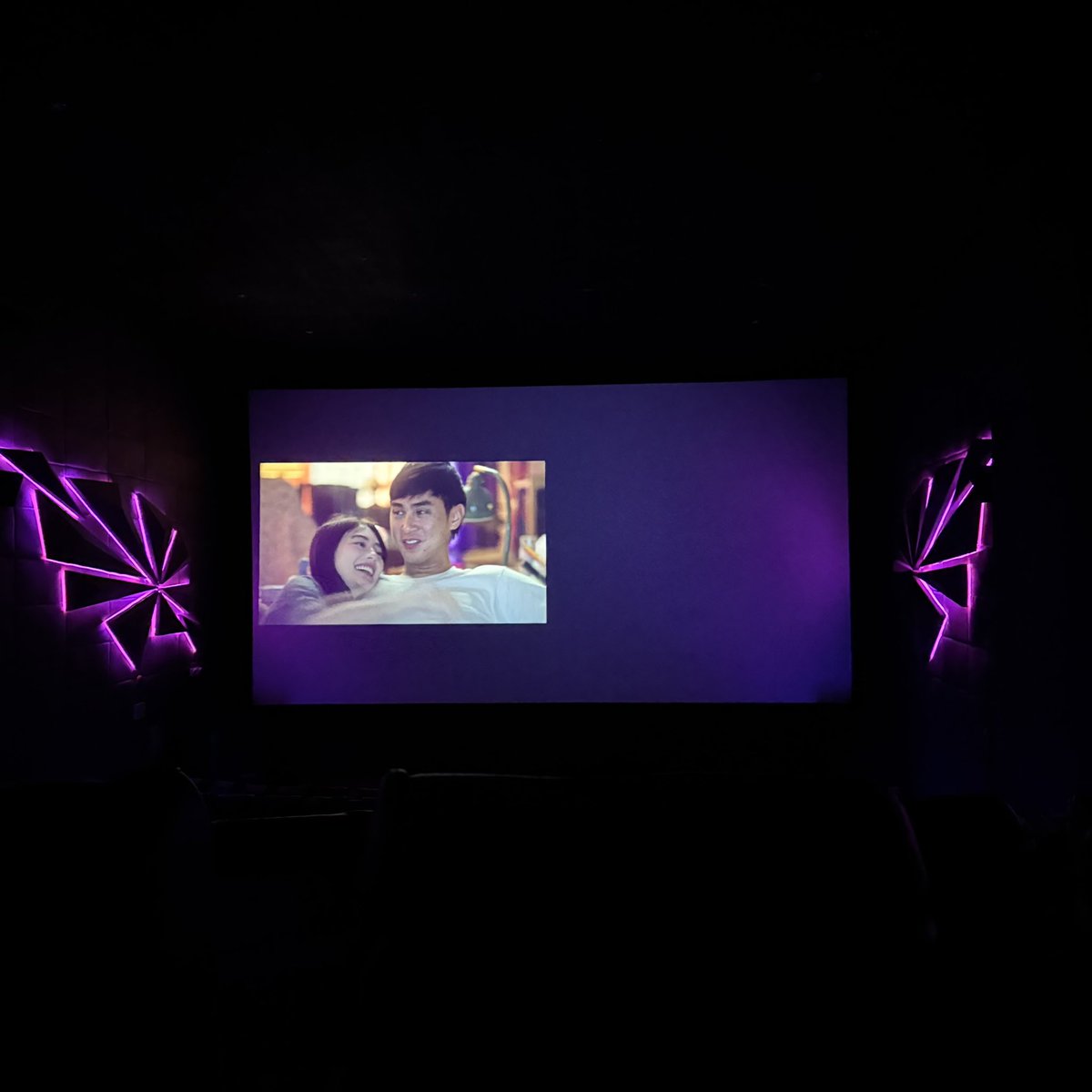 _strawberrae_'s tweet photo. 2nd time watching Almost Us. Sobrang kilig pa rin! JMFYANG kayo na talaga 🙇🏻‍♀️

Same 4.5/5 ⭐️ pa rin kasi bitin talaga!!! https://t.co/DGs6b2yUAs
