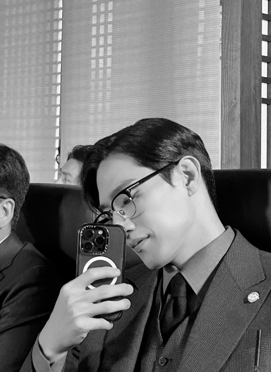 ღ 노총각 ఌ tweet media