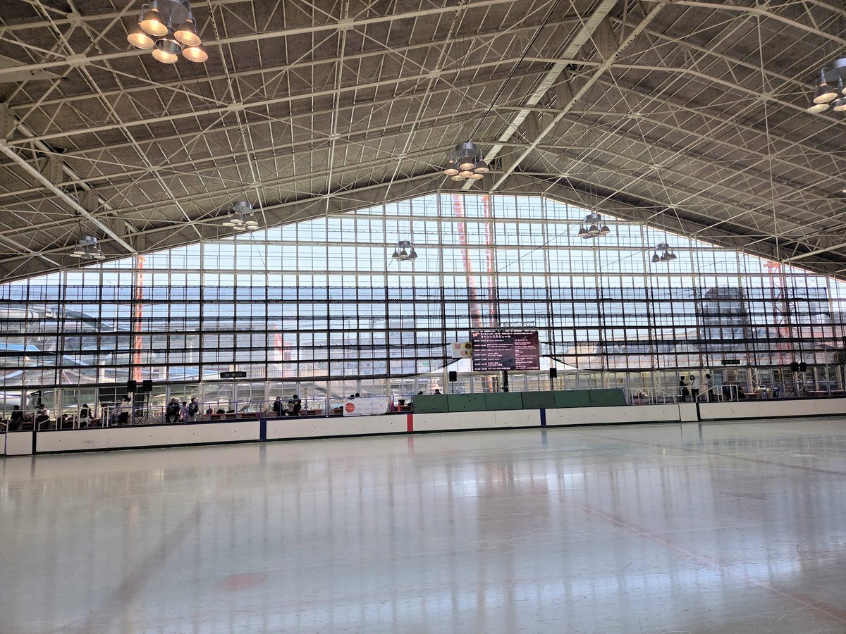 orange5528's tweet photo. 今日はこちらに来ています！
イヨテツスポーツセンター
Next Stage on ICE 〜60年の感謝を込めて〜

午前中のイベントの様子がNHKのお昼のニュースで流れました！！
#島田高志郎 https://t.co/teUWBgGmNq