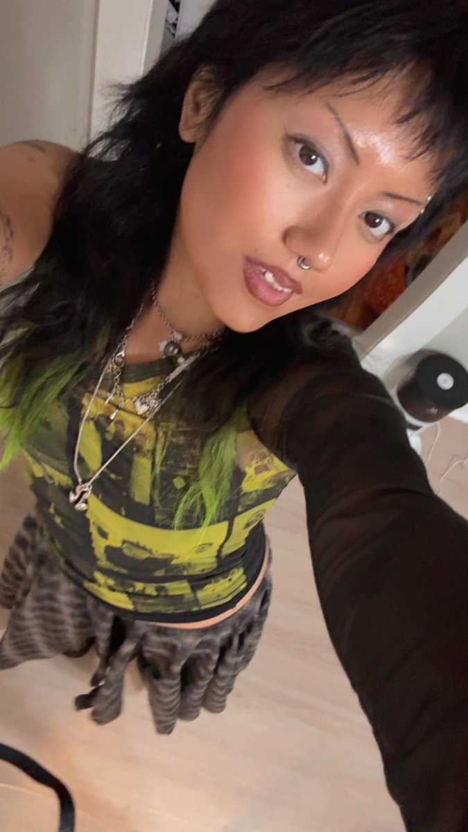 jade tweet media