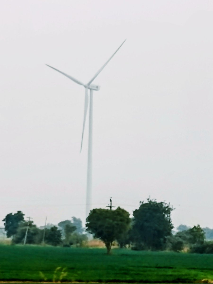 SDhanagare's tweet photo. #windmillday 
When the winds of change blow, some people build walls, others build windmills
@chriz31_07 @imatharvpatil19 @OmkarsClicks @Theme_pic_India 
@indian_pitta @mabend2 https://t.co/JnhEIRSnha