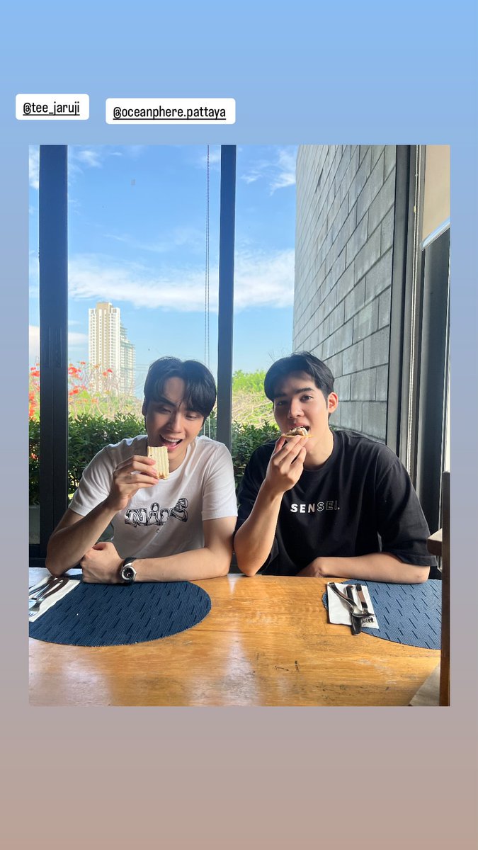 TEeInMyHeart1's tweet photo. IGs: firstparada
น่ารัก×2 ❤️❤️
#TEeThanapon #ตี๋ธนพล
#firstparada https://t.co/dHQQHRJtgb
