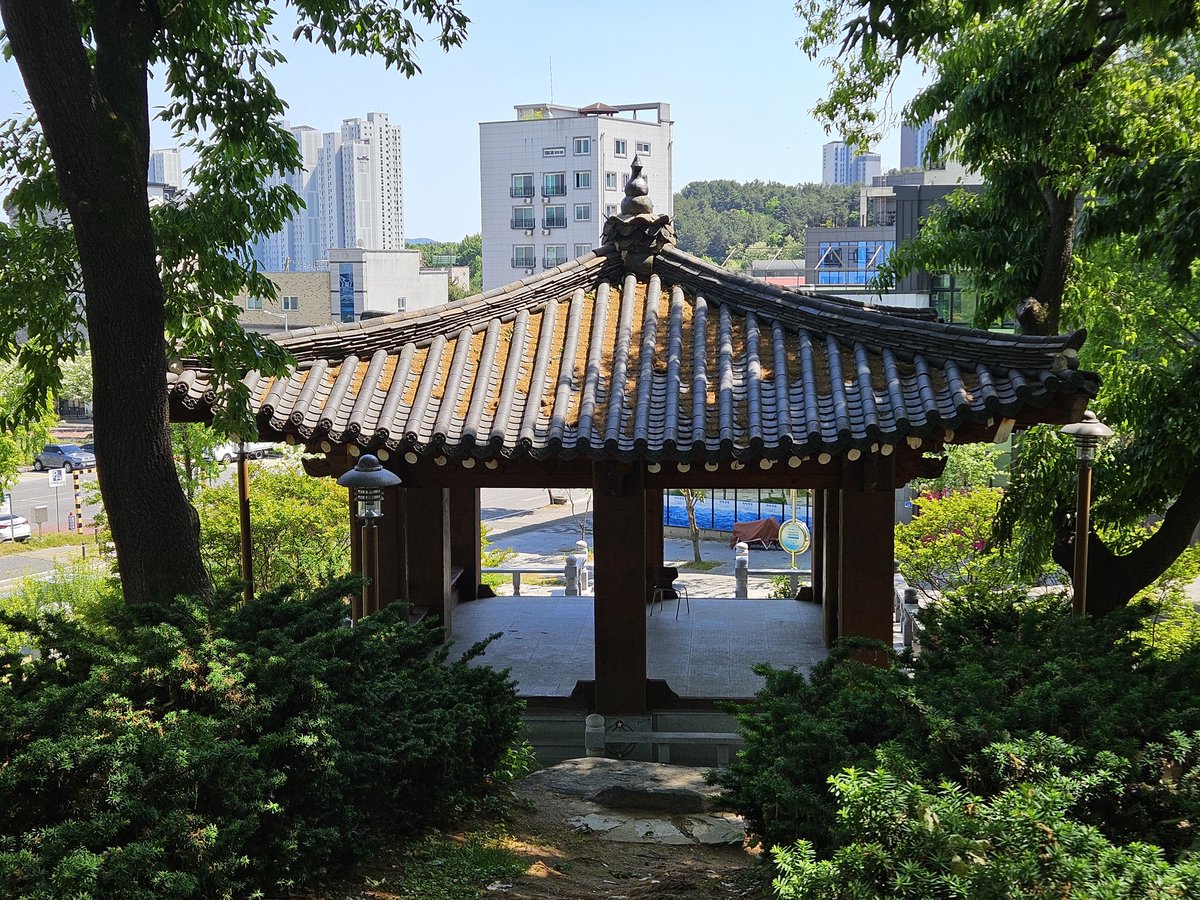 mechwar7's tweet photo. 별봉 산책 https://t.co/CcbWY2Dwh2
