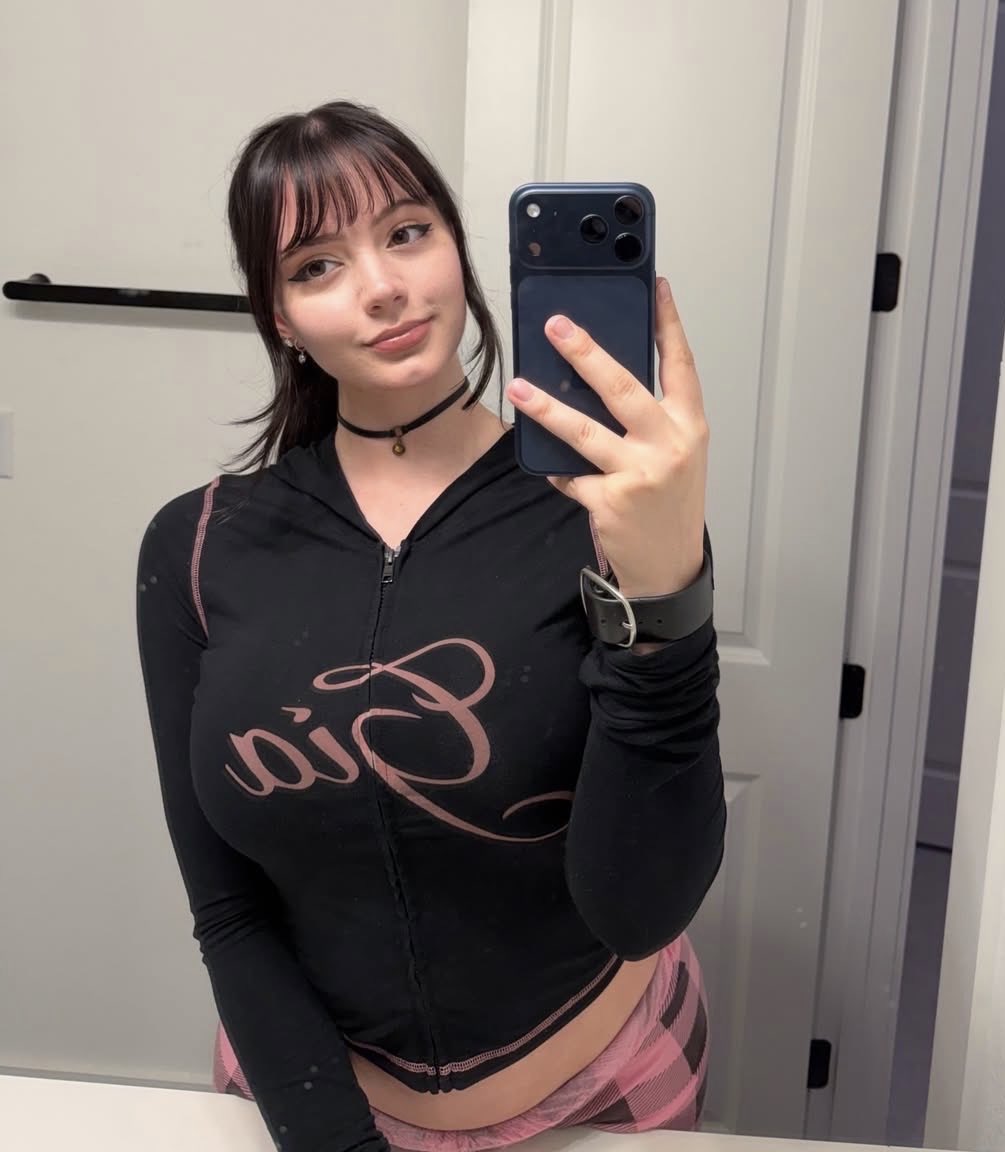 Alina tweet media