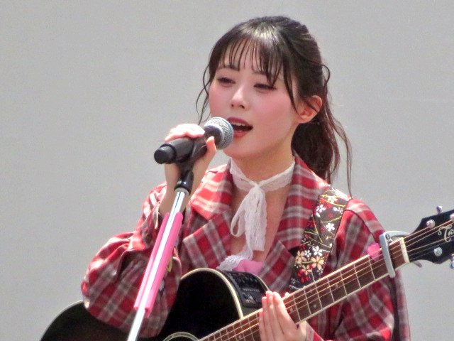 sutaboabc's tweet photo. 栄ミナミ音楽祭
2日目。
@矢場公園
1人目
桃夏さん。時間が合わなくて
リハだけでした。
凄く遠くからw

#上田桃夏 様 @mokakauta https://t.co/dSLfBKqD2h