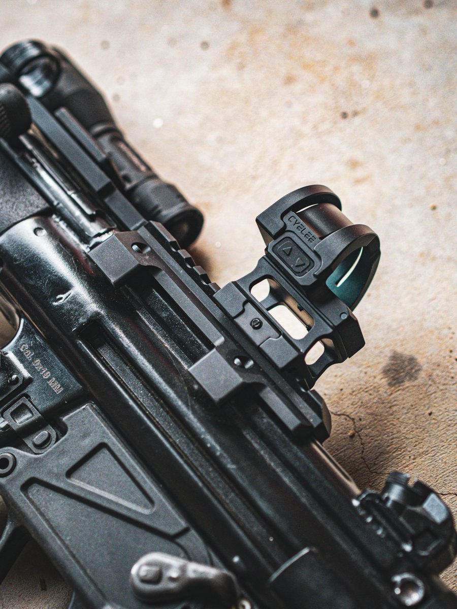 Cyelee Optics tweet media