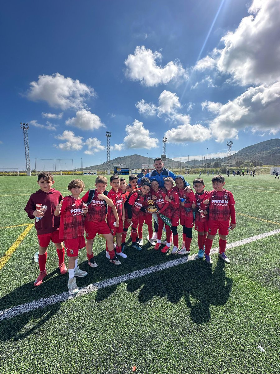 EFTorrePacheco's tweet photo. 🏆💛 ¡CAMPEONES DE LA FASE ORO! 💛🏆

Nuestro equipo Benjamín B se proclama campeón de la Liga Comarcal de Cartagenatras una temporada espectacular llena de esfuerzo, ilusión y compañerismo ⚽🔥

Este logro es el reflejo del gran trabajo de los jugadores y cuerpo técnico https://t.co/rLtTRzcYUp