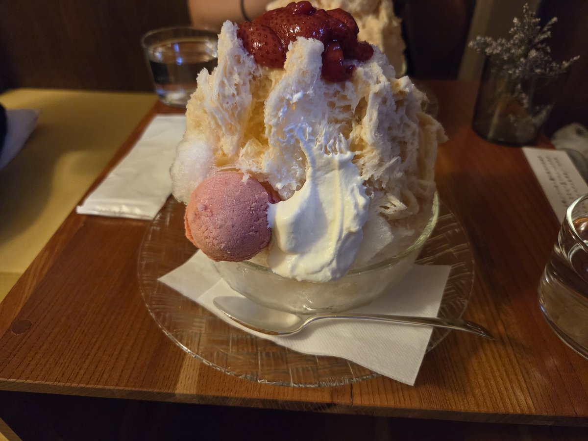 akg1213's tweet photo. 光菓舎の苺かき氷🍓 https://t.co/MEIaFmLG7N
