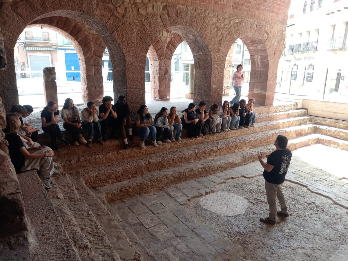BelleraProjecte's tweet photo. Avui els alumnes de Batxibac i Rennes han visitat Caldes de Montbui per aprendre més sobre les aigües termals. 
#acreditació https://t.co/ITz8haqSHz