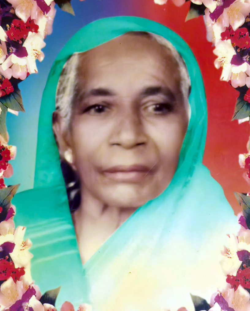 चित्रकोट विधायक श्री विनायक गोयल जी की पूज्य माताजी श्रीमती मुठली गोयल जी के निधन का समाचार अत्यंत दुखद है। 
ईश्वर पुण्यात्मा को अपने श्रीचरणों में स्थान दें एवं शोक संतप्त परिजनों को धैर्य व संबल प्रदान करें।  
ऊं शांति !