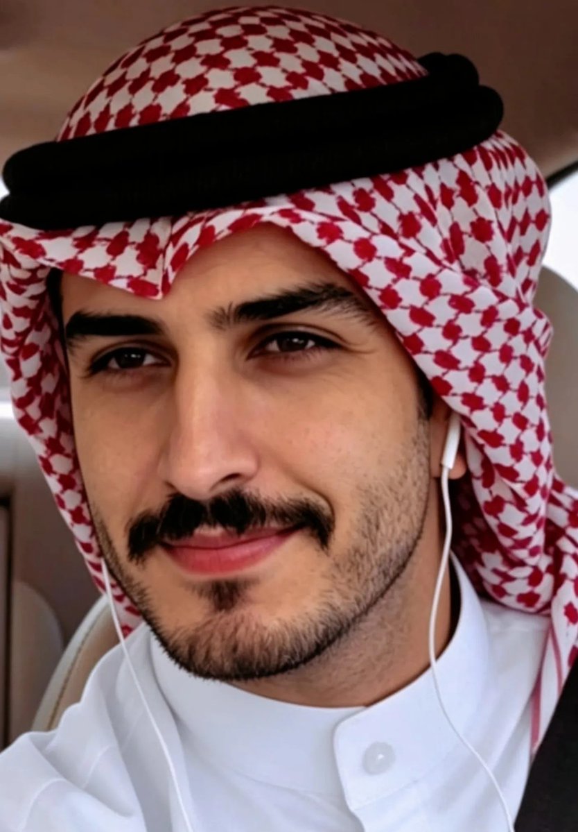 بـو صـقـر tweet media