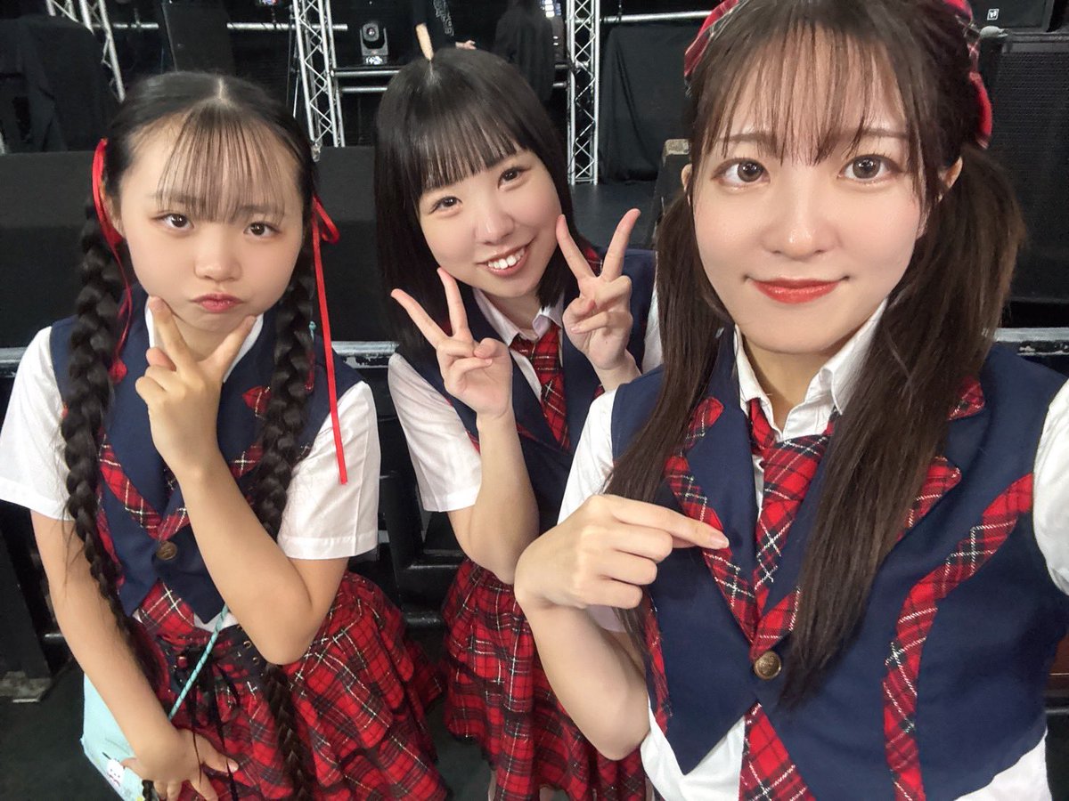 NWO mini
ご来場下さった皆様、配信ご視聴下さった皆様
ありがとうございました✨
いつもと違うパート等でドキドキでしたが、温かく見守って下さりとても感謝しております！
琉ドル 2部もトリで出演させて頂きます⚡
＼琉ドル見に来ました！／で前売対応させて頂きます！2部もよろしくお願い致します🌺