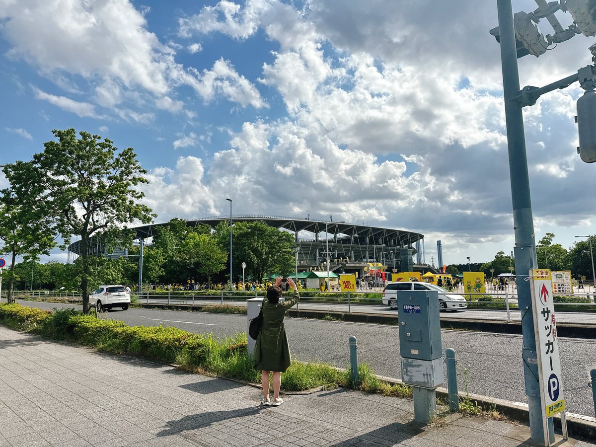 キッチンカー店主あきら_おどるめんAKIRA(チャーシューまぜそば)&旅する和ごころ(軽食スイーツ) tweet media