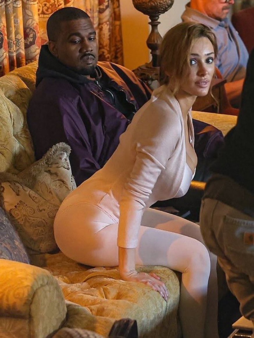 MissCensoriWest's tweet photo. My man my hubby @FeelSoYeezy 😩 https://t.co/fRg9kbQ9We