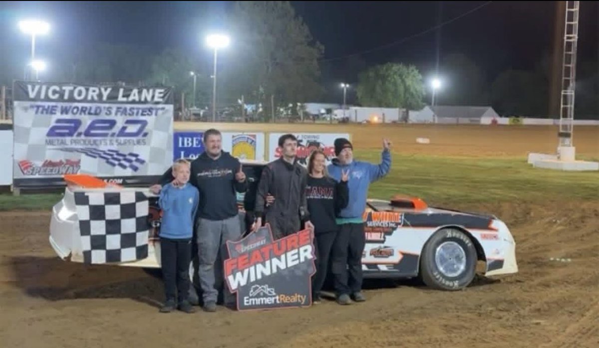 sheldon78257499's tweet photo. Got another W today. Career win #105 for the car # 105 https://t.co/K32fPwvdZB