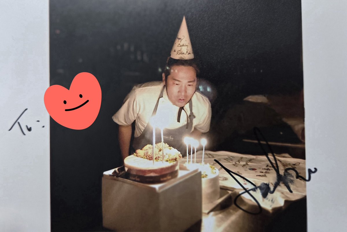 pobybaa's tweet photo. 내가 섐킴한테 사인을 받은건지 샘킴이랑 무한감사배틀을 한건지 모르겠음...........

Tip: 가게관련 사진을 가져가면 요미사가 기억하고 언제 찍은건지 알려줌 https://t.co/JZYQ2Eaad7