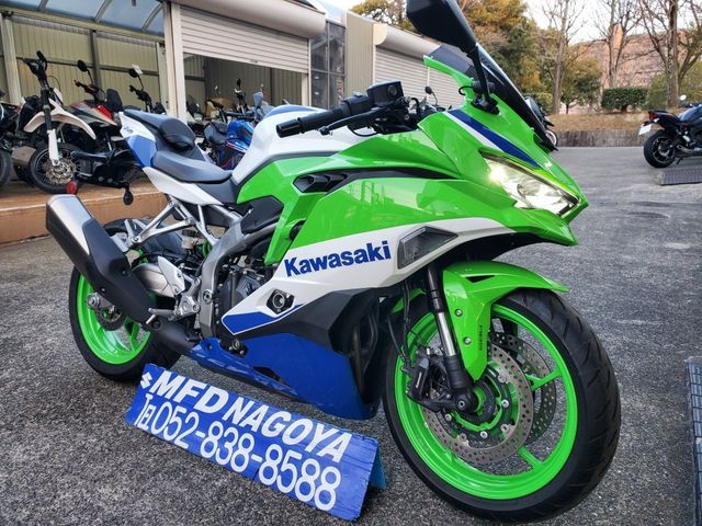 【中古】 後悔を好機に変える ZX-4RR [40th Anniversary Edition] /カワサキ 400cc4気筒エンジン 40