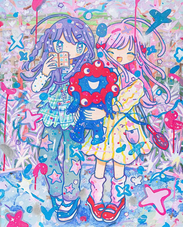a4japan's tweet photo. キラキラした瞳の女の子たちにギュッと抱きしめられて、うれしそうなミャクミャク✨
「かわいい」の魔法がかかったような色彩と、あちこちに散りばめられた星やリボン。
きゃらあいさんの描く世界観に溶け込むと、万博のワクワクがもっと甘く、特別な思い出に変わる気がします。

Artist：きゃらあい @kyaraai 
Title：脈々と続くこの日は忘れないよ
Material：ポスター（A2サイズ）

【EXPO 2025 ART BLOOM BY A4 GALLERY 】
📍吉祥寺・リベストプラザ（5/20まで）
🛒オンラインストアのリンクは↓
@asakurazen
