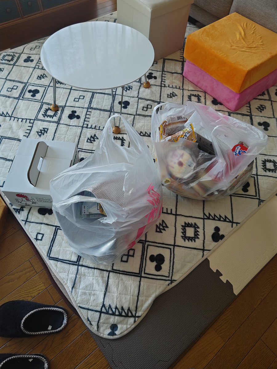 monkeyk86's tweet photo. 今回も大量GET〜！
限定ステッカーも貰えました👍
#iクレーン三条店
#おたちゅう https://t.co/vxYR4ztlOE