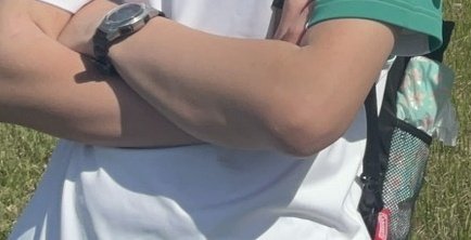 友達と撮った写真、俺のバッグに思い切りティッシュあって草