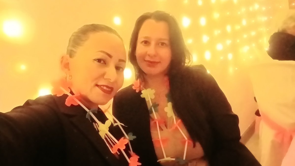 andreariveres's tweet photo. Con mi sobrina @KatheryneMoren2
😜 https://t.co/CErqaY89Dm