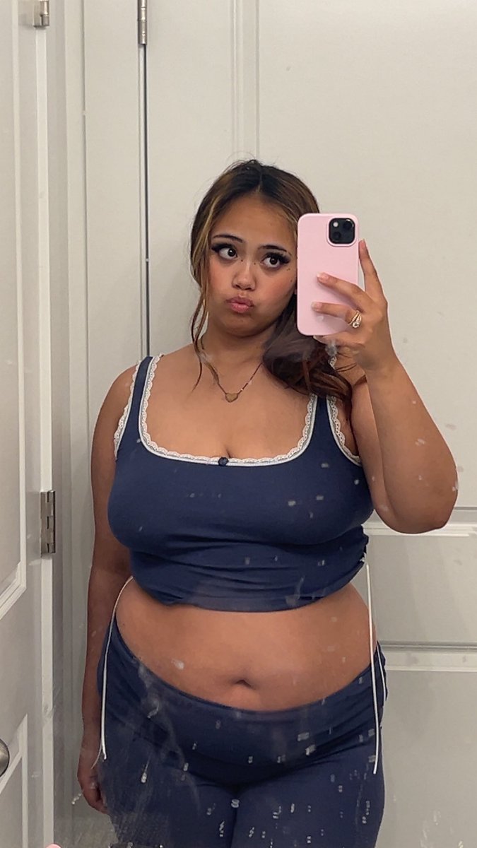 moonlightt_kitn's tweet photo. do u like my new outfit? https://t.co/1mtAX4jxqS