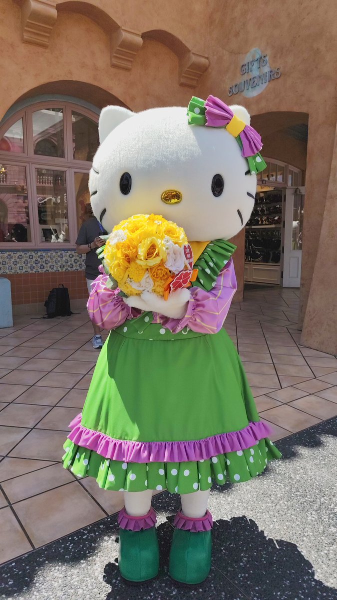 🌹Thanks Love Month🌹 💛花束とキティちゃん🩷 💚かわいい