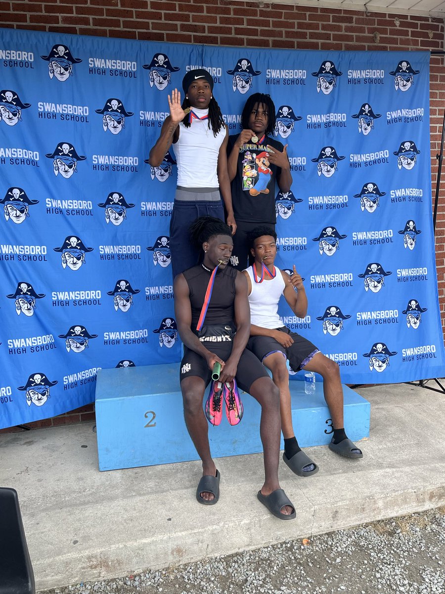 _HassanDavis's tweet photo. College coach’s, check out my 2026 regional performance, going to states, lane 4, 3rd leg ‼️ https://t.co/BYl2c32WCU