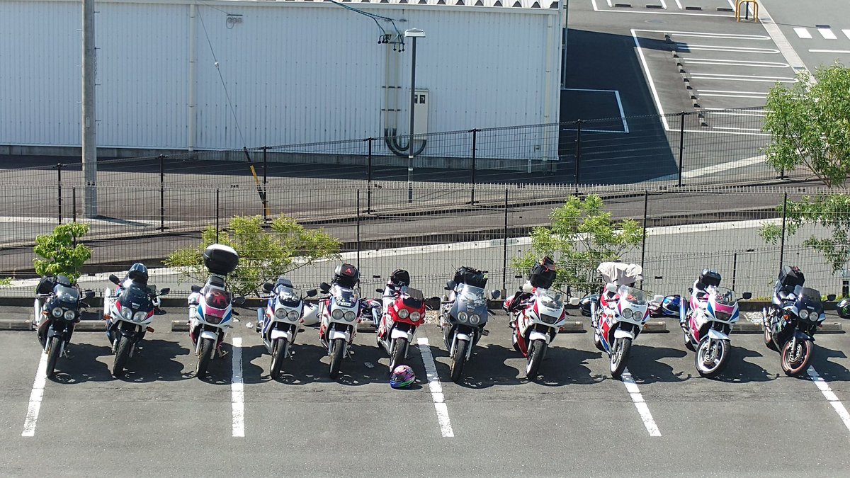 kazu1200_SR's tweet photo. FZR 生誕40周年ミーティング
#FZRミーティング #FCOJ #YAMAHA #YAMAHAバイク #FZR #FZR1000 #3GM #FZRだから https://t.co/tJS2WhcD6h