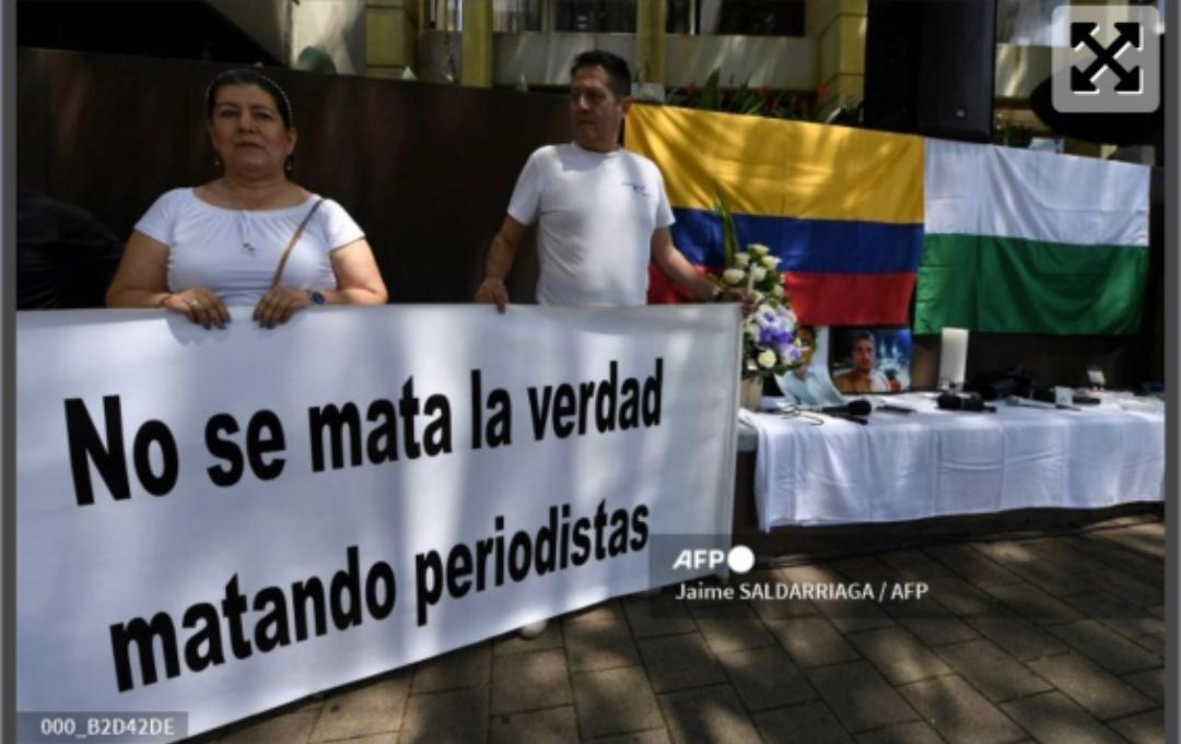 CIPA_OFICIAL's tweet photo. Los gremios de Antioquia nos unimos hoy para rendir un homenaje póstumo al periodista Mateo Pérez y nos pronunciamos para solicitar garantías para el ejercicio del periodismo @FECOLPER @FLIP_org https://t.co/4zB8SA7kzG