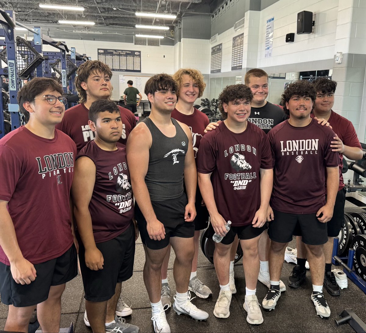 JP_Zepeda40's tweet photo. Thankful for the opportunity to compete with these bros! Thank you @CoachSmith_A61 Coach Beck & Coach Wright for pushing us this spring! 🏴‍☠️BENCH 185 x 16 

@CoachSmith_A61 
@arnoldzuniga18 
@cclondonpirates 
@Dr_Chap_LISD 
#LondonPirates 🏴‍☠️
@playsbigger
@ascholarsbrand
@356prospects
@TexCoastBend
@recruitthebend
@bench424nmore 
@raj_manjrekar 
@Coach__OMalley 
@CoachGGreenNCSA
@reycastillo361 

#offSeasonisONSeason 
#TXHSFB
#springball #tacklingfuel
#recruitthebend
#AGTG
