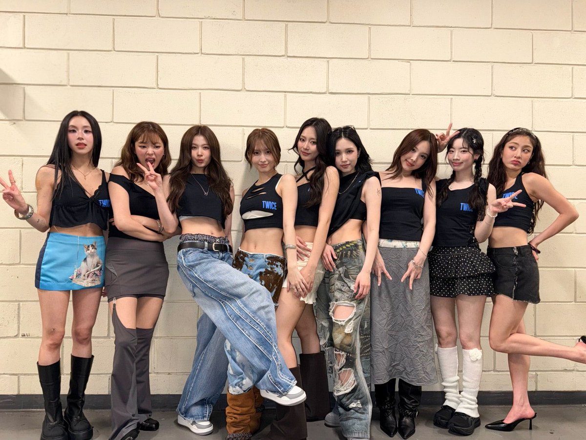 TWICE tweet media