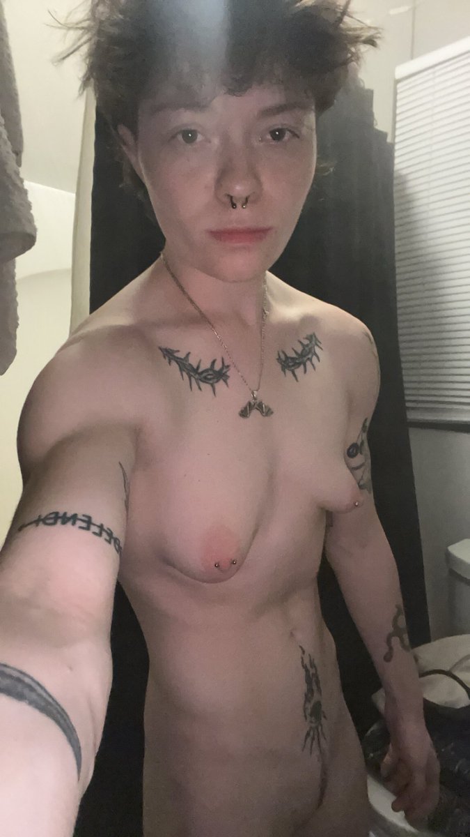 BatDobe's tweet photo. shower time 🧼 #nsfw #philly https://t.co/5NLYxdcHTx