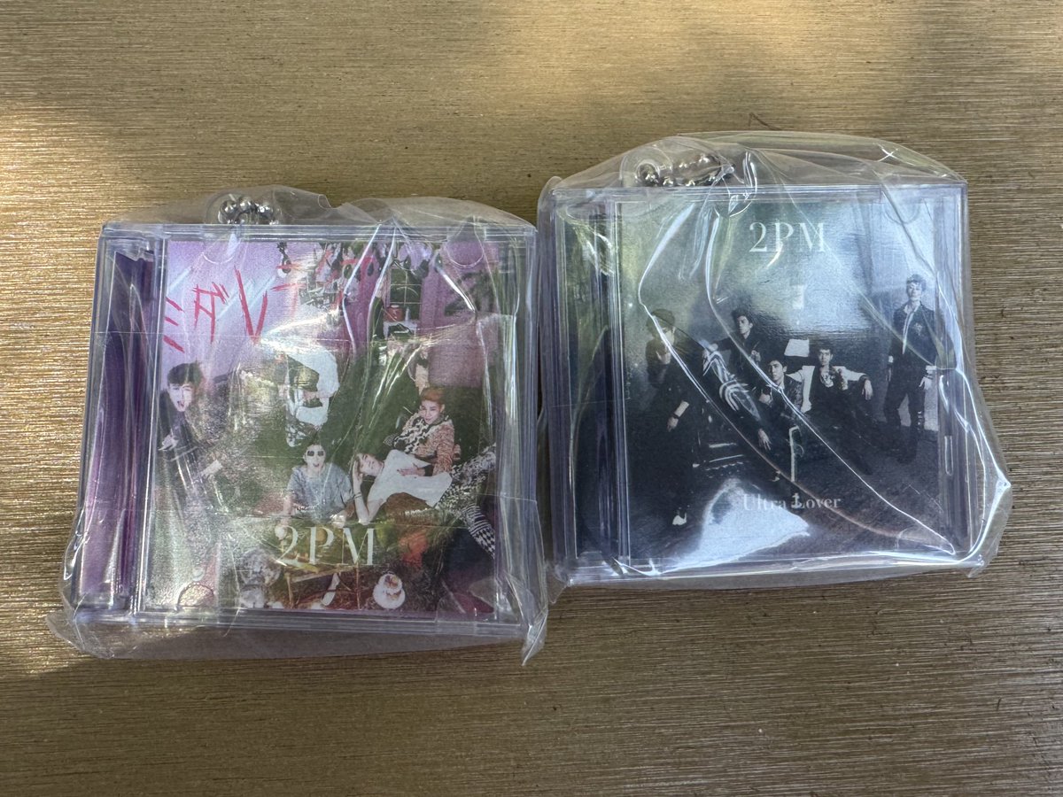 2junkpanda's tweet photo. 2PM ミニCDガチャの交換を探しております。

譲→写真の物

求→Guilty Love、Promise、I'm your man、GIVE ME LOVE、シークレットのいずれか

本日会場にて交換希望です🙇‍♂️ https://t.co/3MXRoMN4DZ