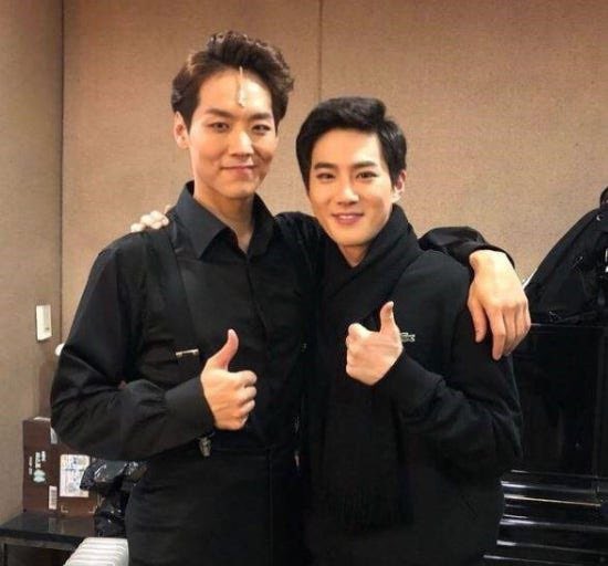 러스 tweet media